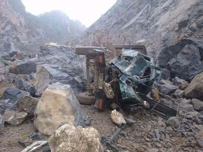 Vụ sập mỏ đá ở Thanh Hóa hồi tháng 1/2016 khiến nhiều người tử vong. Ảnh: ĐSPL