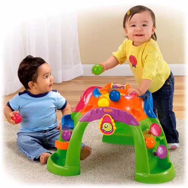 Bên cạnh vấn đề tài chính, bạn có thể cân nhắc đến tâm lý chóng chán của trẻ để chọn thuê hay mua mới đồ chơi cho trẻ. Nhiều đồ chơi thông minh có giá rất đắt, từ vài triệu đồng, trong khi giá thuê chúng chỉ từ 100.000 đồng.