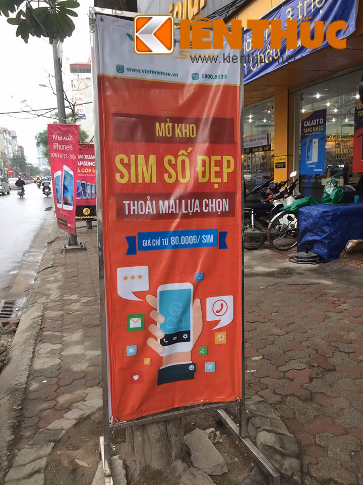 So với đầu sim 088 của VinaPhone, giá cước sim đầu 086 của Viettel rẻ hơn, nhà mạng đưa ra mức giá thấp nhất là từ 80.000 đồng/sim trả trước. Nhân viên Viettel Store trên đường Lạc Long Quân (Hà Nội) cho biết: Trong buổi sáng ra mắt sim 086 (6/3), cửa hàng nhận được 10 số thuê bao trả trước để khách hàng chọn lựa, sau dần số lượng tăng lên".