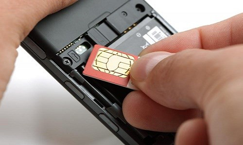 Trong cuộc chạy đua sim số đẹp, nhà mạng MobiFone chậm chân hơn Viettel và VinaPhone khi 10.000 thuê bao đầu "cửu trường phát" 089 của MobiFone bắt đầu được đăng ký sim qua website ngày 6/3 và chính thức đến tay khách hàng ngày 9/3. Nhà mạng này cũng cho biết, đối tượng phục vụ chủ yếu là 8x, 9x nên mức giá sẽ bình dân, không quá đắt đỏ.