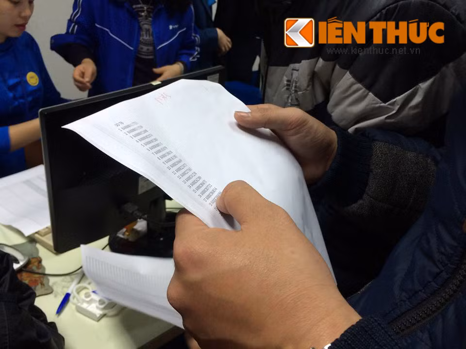 Theo đó, mức cam kết từ 2-3 triệu đồng/tháng: thời gian cam kết là 36 tháng. Với mức cam kết từ 500.000đồng/tháng đến 1,5 triệu đồng tháng: thời gian cam kết là 18 tháng. Ảnh khách hàng truyền tay xem bảng số sim đầu 088