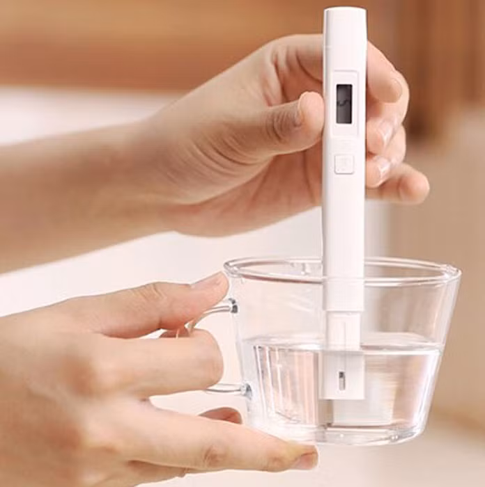 Do nhu cầu tăng cao, nhiều vùng ngập mặn cần tới máy đo thử độ mặn, nên các cơ sở cung cấp thiết bị này đang được dịp bán chạy hàng. Các mẫu máy đo xuất xứ Trung Quốc, Đài Loan, Nhật Bản có giá bán từ vài trăm nghìn đến gần 2 triệu đồng/chiếc.