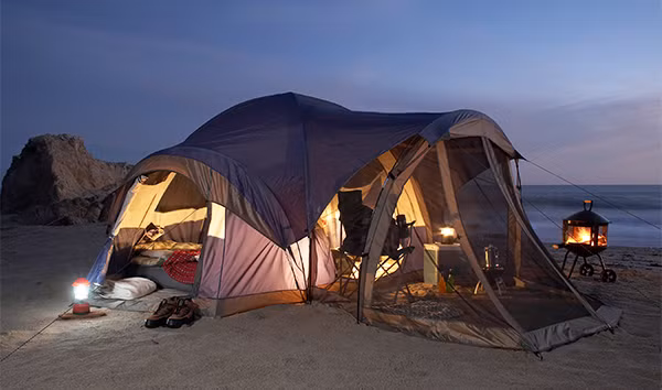 Nếu tự mình thành lập nhóm nhỏ du lịch mạo hiểm, bạn đừng quên trang bị cho mình những kiến thức cơ bản về dựng lều, tìm nguồn nước sạch, xác định phương hướng, các dạng động thực vật (loại lành tính và có độc tính)....