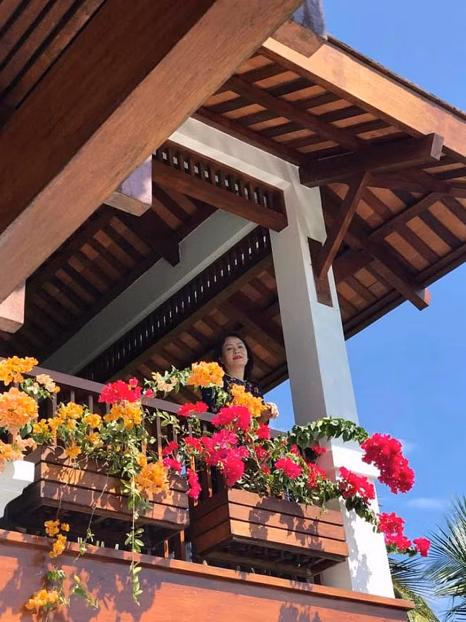 Nhan sac cua me ruot Dan Le, tre trung khong he kem canh con gai