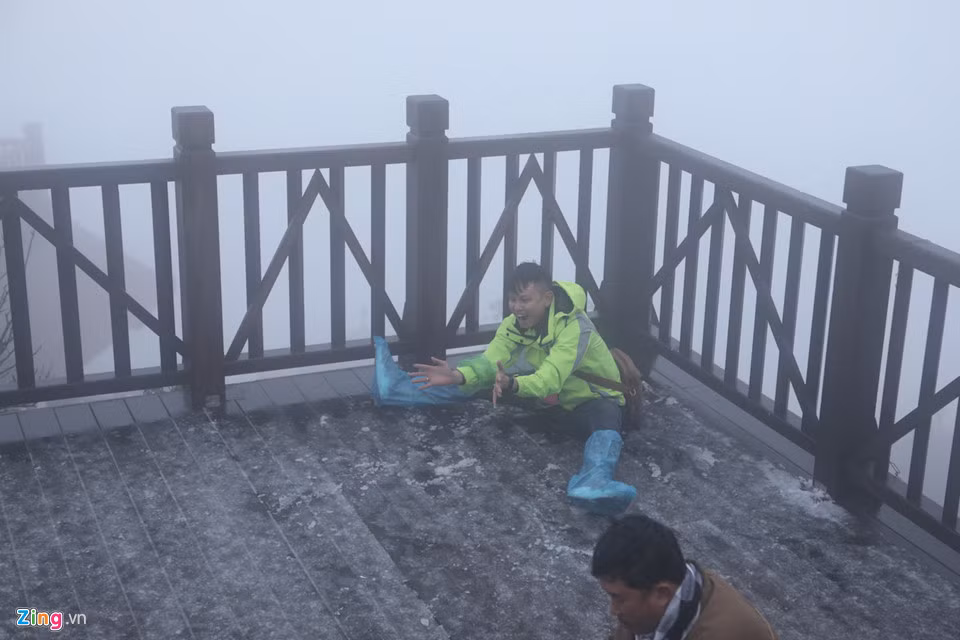 Tuyết rơi trong thời gian không dài nên không phủ dày như những đợt trước đó.