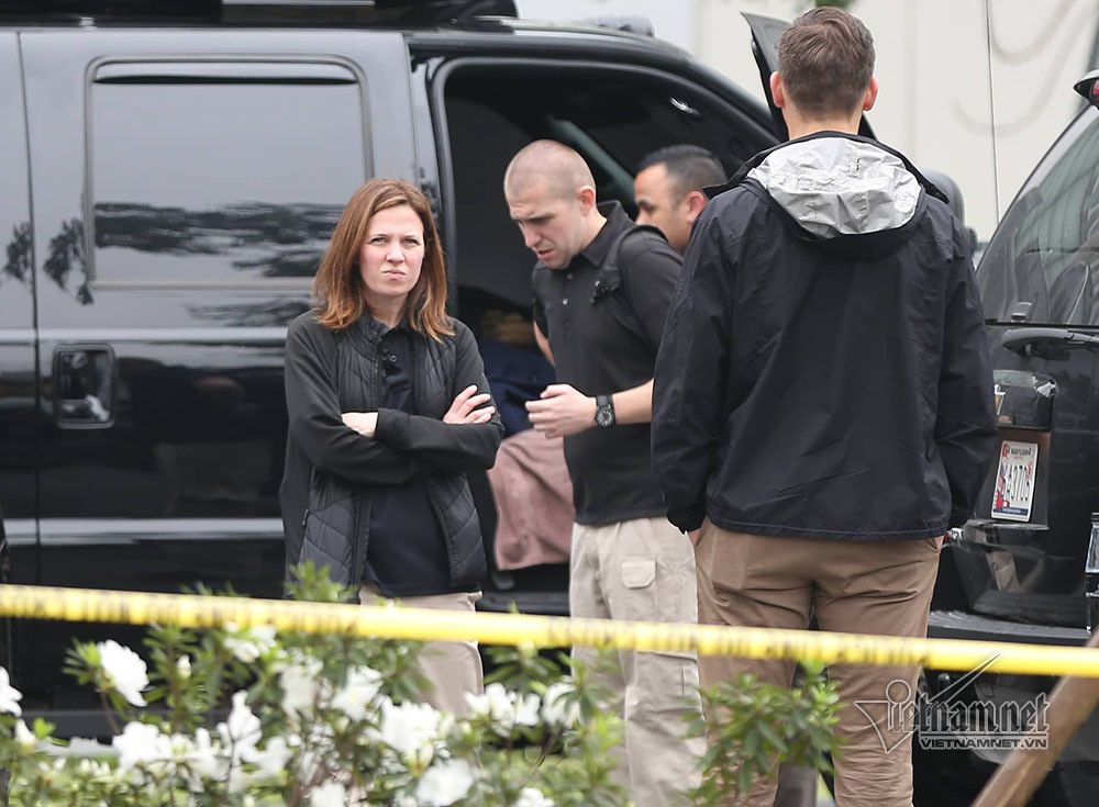 Các thành viên đội mật vụ tinh nhuệ CAT (Đội chống tấn công) luôn theo chân Tổng tống trong các chuyến công du. Ngoài các nam mật vụ, đội CAT còn có nhân viên nữ.