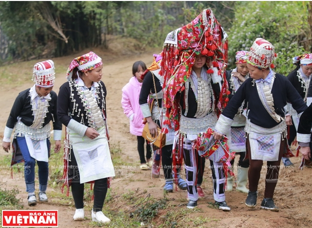 Dam cuoi nguoi Dao do
