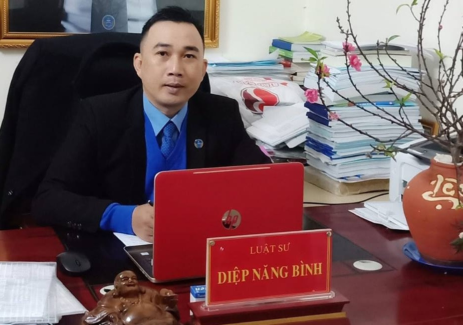 Benh vien Viet Duc su dung xe bien xanh cho thue la trai luat, tien vao tui ai?-Hinh-2