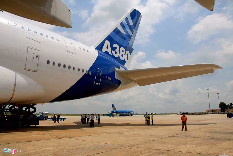 Trong năm 2017, Airbus chỉ sản xuất 20 chiếc A380 và giảm tần suất xuống 12 chiếc/năm từ năm 2018. Hai con số trên đều giảm so với mức 27 chiếc loại này Airbus giao vào năm 2015.