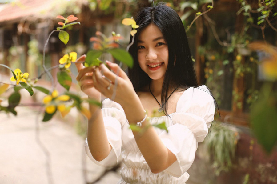 Nhan sắc xinh đẹp của diễn viên đóng cảnh nóng với NSND thuộc thế hệ 5X - Hình 3 Nhan sac xinh dep cua dien vien dong canh nong voi NSND thuoc the he 5X-Hinh-3