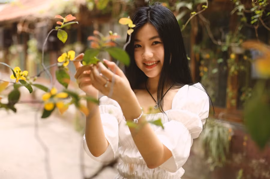 Nhan sắc xinh đẹp của diễn viên đóng cảnh nóng với NSND thuộc thế hệ 5X - Hình 3 Nhan sac xinh dep cua dien vien dong canh nong voi NSND thuoc the he 5X-Hinh-3