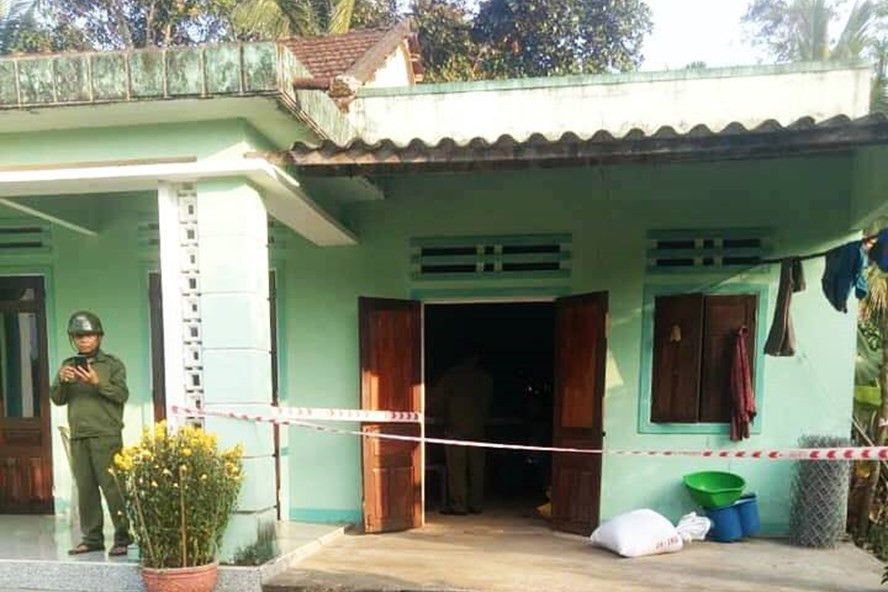 Một nông dân ở Quảng Nam trình báo mất 49 cây vàng - Hình 2 Mot nong dan o Quang Nam trinh bao mat 49 cay vang-Hinh-2