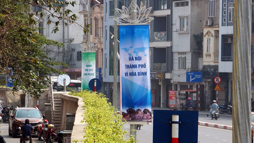 "Việt Nam hoan nghênh việc Hoa Kỳ và Triều Tiên gặp thượng đỉnh lần hai. Việt Nam ủng hộ mạnh mẽ đối thoại nhằm duy trì hoà bình, an ninh, ổn định trên bán đảo Triều Tiên. Việt Nam sẵn sàng đóng góp tích cực, phối hợp với các bên liên quan để cuộc gặp thượng đỉnh Hoa Kỳ - Triều Tiên lần hai thành công, góp phần vào mục tiêu nói trên" - phát biểu của bà Lê Thị Thu Hằng - phát ngôn Bộ Ngoại giao Việt Nam. 