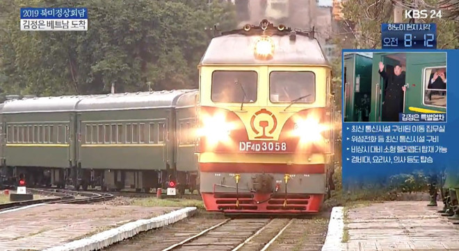 Đoàn tàu bọc thép của ông Kim tiến vào ga Đồng Đăng.