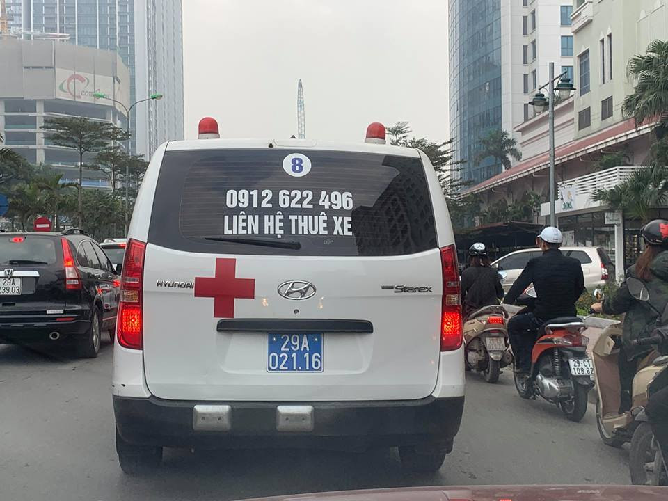 Benh vien Viet Duc thua nhan dung xe cap cuu bien xanh cho thue dich vu