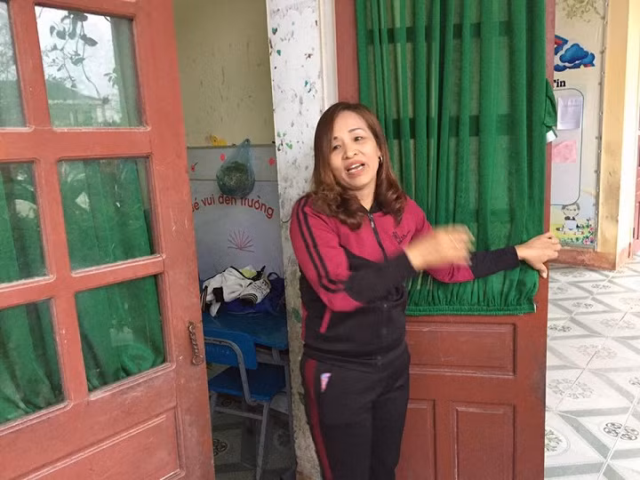 Thong tin moi vu ke la dot nhap truong hoc nghi bat coc tre em-Hinh-2