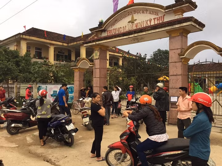 Thong tin moi vu ke la dot nhap truong hoc nghi bat coc tre em