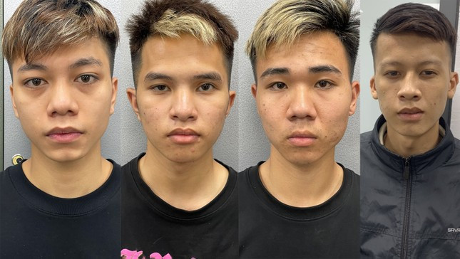 Khoi to nhom thanh nien mang kiem duoi danh nguoi tren pho Ha Noi