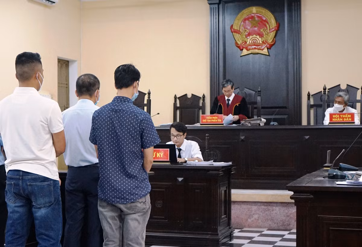 Muon chieu tro lua dao truc loi tien bao hiem-Hinh-2