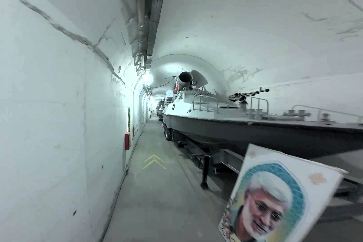 Căn cứ ngầm sâu 500m giúp Iran trấn giữ Vịnh Ba Tư Can cu ngam sau 500m giup Iran tran giu Vinh Ba Tu