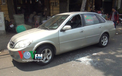 Tai xe mat tich bi an bo lai chiec xe day mau?