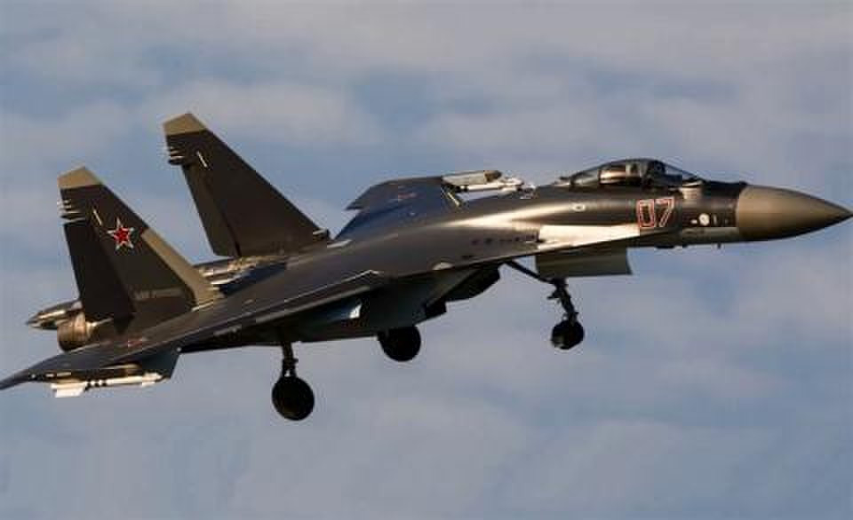 Theo đánh giá của các chuyên gia quân sự, Su-35 là sự lựa chọn phù hợp hơn với nhiều quốc gia trong khi tiêm kích tàng hình Su-57E vẫn chưa thực sự sẵn sàng để xuất khẩu cũng như chưa hoàn thiện tính năng.