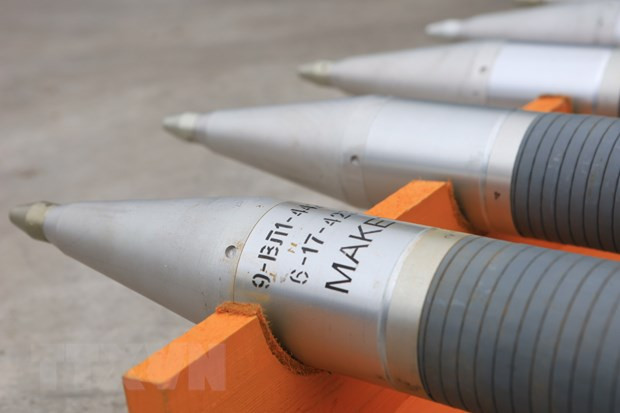 Ngoài ra, trực thăng Mi-171Sh còn được trang bị nhiều thiết bị điện tử hàng không tiên tiến, các thiết bị chỉ thị mục tiêu bằng laser, hệ thống ngắm quang học, hồng ngoại.