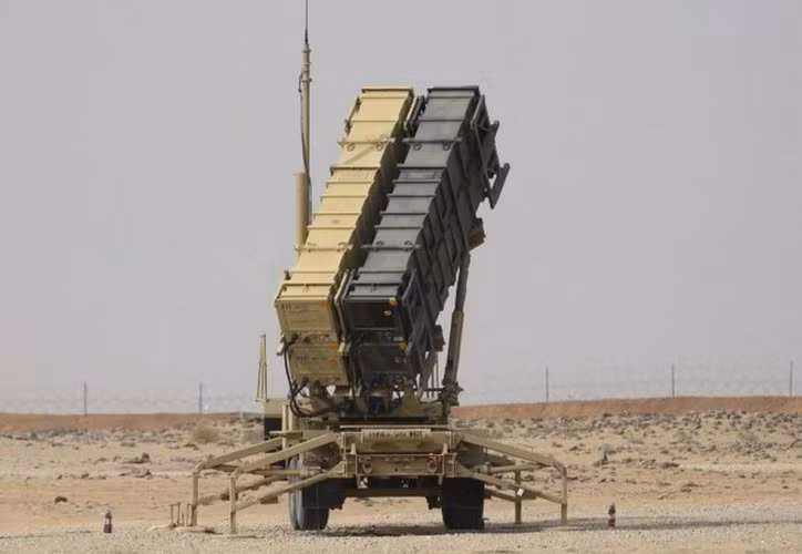 Hy Lạp hồi tháng 2 thông báo sẽ triển khai một khẩu đội Patriot hỗ trợ quân đội Arab Saudi về năng lực phòng thủ cho nước này, sau khi đạt thỏa thuận với Mỹ, Anh và Pháp.