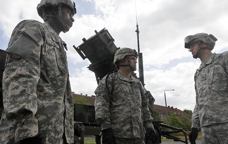 Với phương thức này quả đạn tên lửa sẽ nhỏ và nhẹ hơn, điều đó cho phép mỗi hệ thống có thể mang nhiều đạn hơn trong mỗi lần xuất trận.