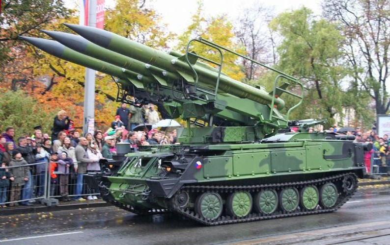 Xe radar điều khiển hỏa lực 1S91 được đặt trên khung gầm xe bánh xích GM-568.