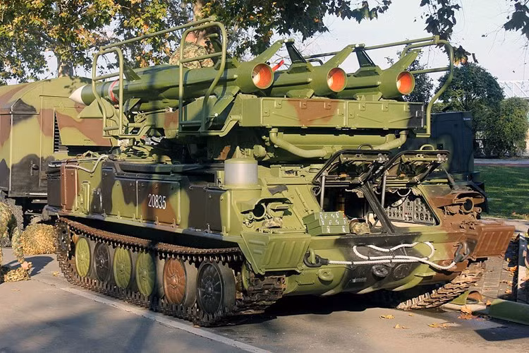 Tên lửa 2K12 Kub được Liên Xô phát triển kể từ tận năm 1958 trong bối cảnh căng thẳng giữa Liên Xô và phương Tây đang leo thang.