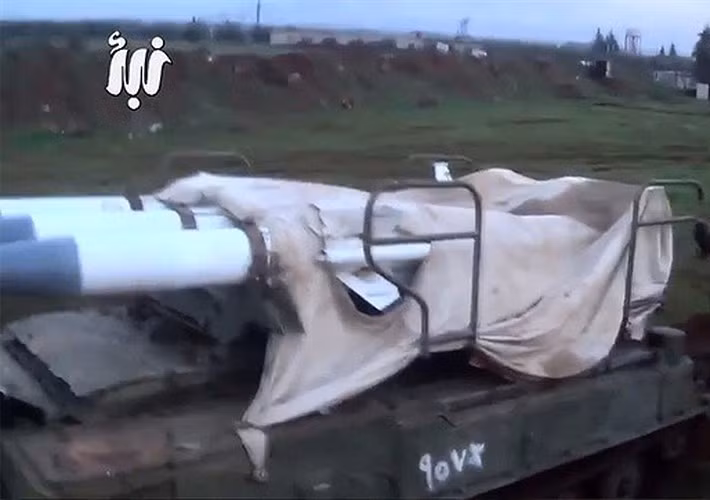 Tất cả các phiên bản Kub đều sử dụng tên lửa có trọng lượng 630 kg giống nhau. Điểm khác biệt duy nhất chỉ nằm ở tầm hoạt động và trần bay tối đa mà chúng có thể vươn tới.