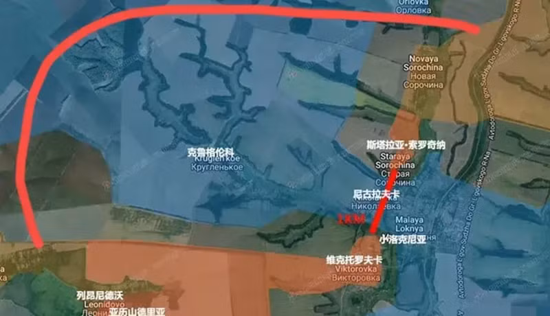 Những lời này rõ ràng phản ánh thực trạng khó khăn của Quân đội Ukraine trên hướng Kursk hiện nay. Để hiểu rõ hơn tình hình mới nhất theo hướng Kursk một cách trực quan hơn, chúng ta cần sử dụng bản đồ tình hình phóng to để phân tích. Từ Viktorovka đến Staraya Sorochina, khoảng cách giữa hai điểm này là khoảng 1 km. Trong khu vực nhỏ này có một ngôi làng trọng điểm - Nikolayevka. Sở dĩ nơi này quan trọng là vì nó có thể trở thành nút then chốt để Quân đội Nga tiến hành một cuộc chiến tranh hủy diệt. Ảnh: Sohu.