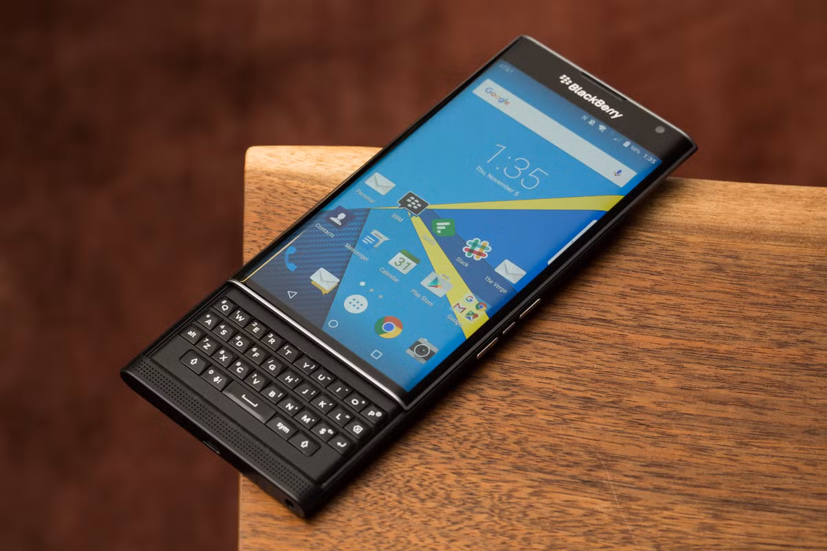 Priv đánh dấu sự thay đổi hoàn toàn của BlackBerry. Nó là thiết bị Android đầu tiên do BlackBerry sản xuất, và đặt những viên gạch đầu tiên cho cái kết của nền tảng di động của chính BlackBerry.