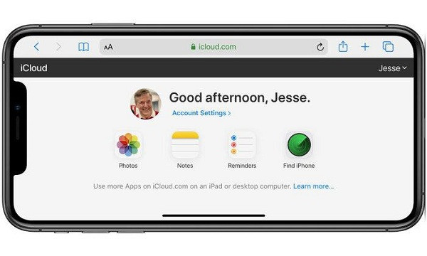 iPhone âm thầm theo dõi người dùng qua mỗi lần bạn tải về dữ liệu từ iCloud hay sử dụng tài khoản email mà iCloud được kết nối. Apple nói rằng các dữ liệu này được sử dụng để biết tần suất sử dụng dịch vụ của người dùng, không có mục đích gì khác.