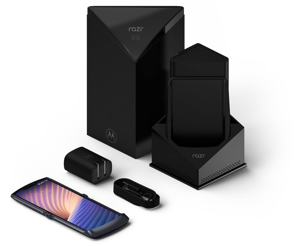 Máy có 3 màu Polished Graphite, Liquid Mercury, Blush Gold, giá bán 1.399 USD (tương đương 32,42 triệu đồng), rẻ hơn 101 USD so với phiên bản năm 2019. Điện thoại màn hình gập đầu tiên trên thế giới | VTC14