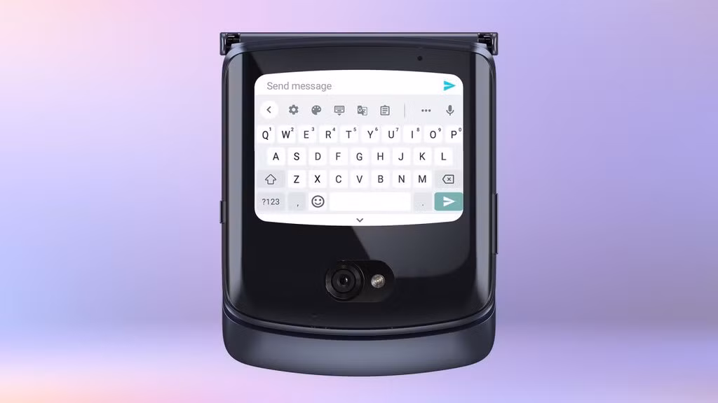 Cùng với đó là khả năng nhắn tin mà không cần phải mở máy, màn hình hỗ trợ điều hướng bằng cử chỉ.