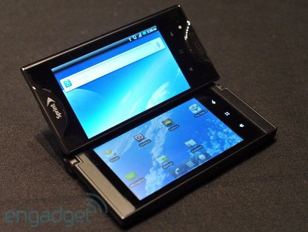 Thời điểm đó, Kyocera Echo trông giống máy chơi game hơn là một chiếc smartphone.