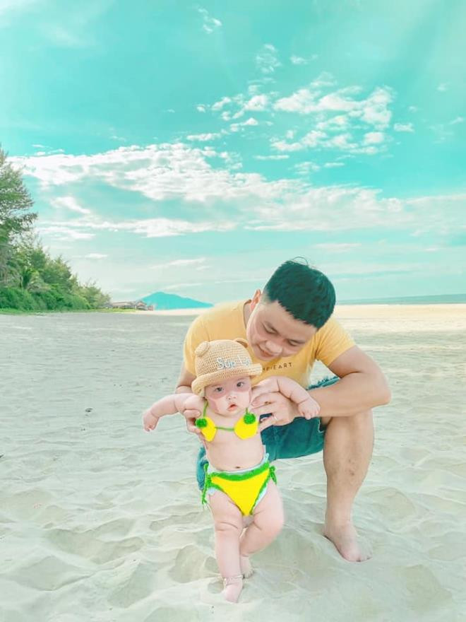 Một số hình ảnh em bé bị cháy nắng vô cùng đáng yêu được phụ huynh lưu lại.