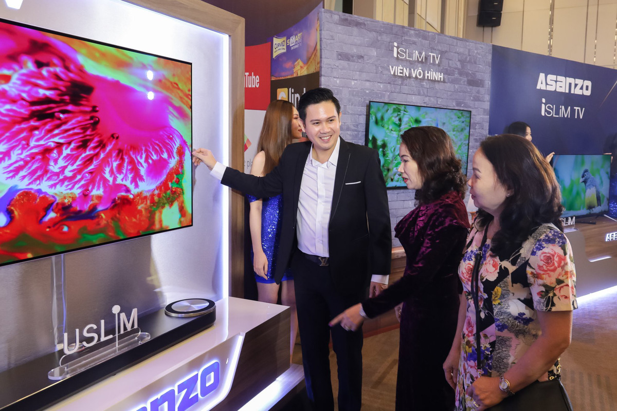 Theo Chủ tịch Tập đoàn Asanzo, với mức giá bán lẻ này, hai mẫu Smart TV cường lực mới của Asanzo phù hợp với đại đa số người tiêu dùng từ thành thị đến nông thôn.