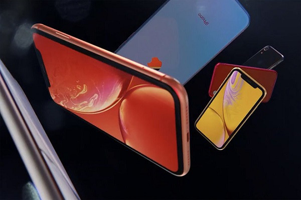 Không chỉ các điện thoại tương lai của hãng dựa vào thiết kế iPhone X mà nó cũng sẽ được đặt tên dựa vào sản phẩm này. Và đó là lý do tại sao không có iPhone 9.