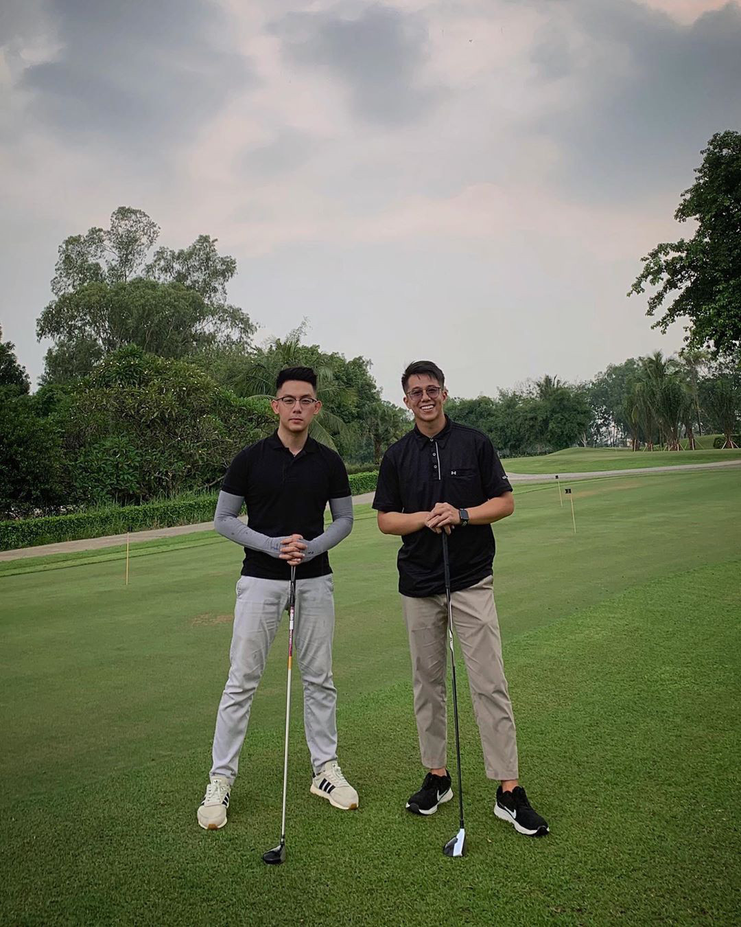 Đi chơi golf là phải ''có hội có thuyền'', ngoài Matt Liu, bạn thân Tống Đông Khuê từng gây sốt trong ''Người ấy là ai'' cũng là một trong những tín đồ của môn thể thao nhà giàu này.