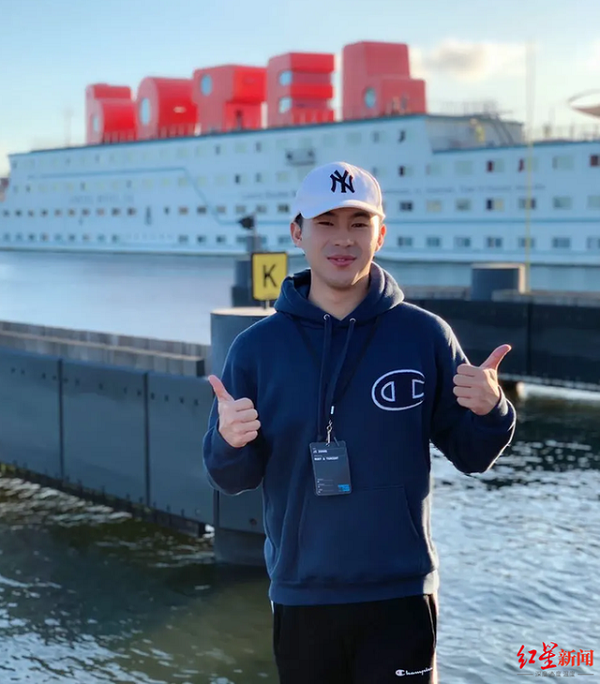 Anh chàng Zhang Ji là nghiên cứu sinh năm 2016 về kiến trúc hệ thống máy tính tại Trung tâm nghiên cứu Quang - điện tử quốc gia.