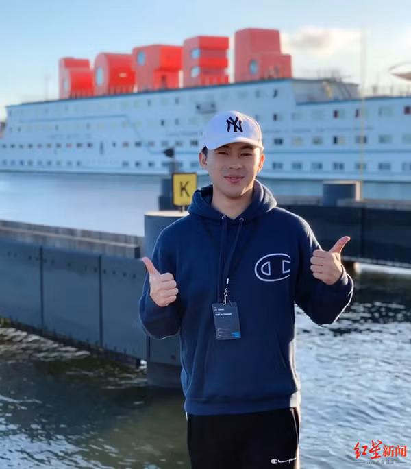 Anh chàng Zhang Ji là nghiên cứu sinh năm 2016 về kiến trúc hệ thống máy tính tại Trung tâm nghiên cứu Quang - điện tử quốc gia.