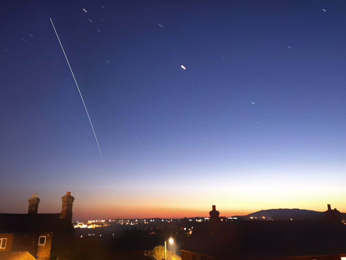 Có thể thấy được lộ trình di chuyển của tàu vũ trụ này một cách rõ ràng bằng cách quan sát đường ánh sáng rõ rệt trên bầu trời được chụp bởi James hay một số nhiếp ảnh gia nghiệp dư khác đăng tải.