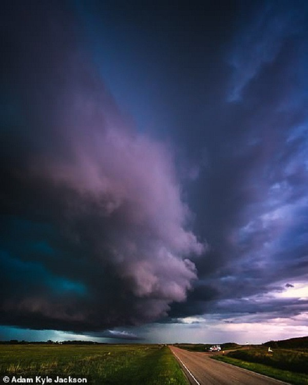 Vẻ đẹp ma mị, đáng sợ của những cuộn mây âm u tại Bassett, Nebraska. Hiện tượng lạ: Bão Irma khiến nước biển bị rút cạn hàng Km | VTC14