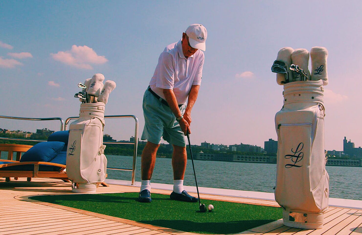 22 triệu USD (khoảng 466 tỷ đồng) là số tiền mà giới nhà giàu phải bỏ ra để có thể vào chơi golf và sử dụng các dịch vụ tại khu dinh thự Casbah Cove, tọa lạc tại khu Palm Desert, California. Ngoài chơi golf, họ còn được tận hưởng những dịch vụ vô cùng thượng đẳng nằm ngoài sức tưởng tượng của bạn.