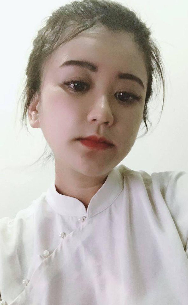 Em gái của Độ Mixi tên thật là Phùng Khánh Huyền. Cô từng là sinh viên của trường Đại Học Luật Hà Nội.