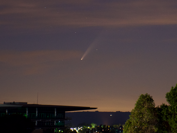 Dự kiến, bắt đầu từ ngày 12/7, sao chổi C/2020 sẽ trở nên rõ nét hơn trên bầu trời đêm phía Tây Bắc, sau đó vị trí của sao chổi sẽ cao lên dần và bùng sáng mạnh.