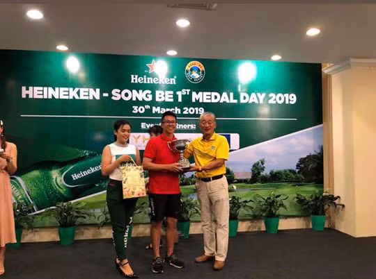 CEO trẻ tuổi xuất sắc đạt thành tích cao tại các giải đấu golf.